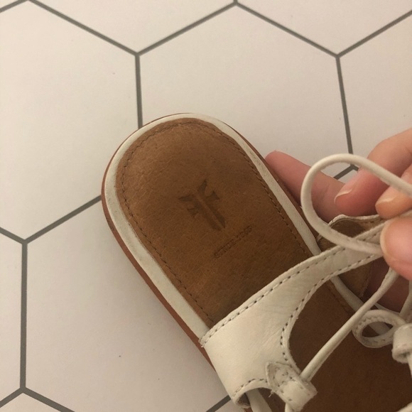 Frye Miranda White Gladiator Ankle Lace up Sandals SIZE 5.5 - Picture 3 of 9